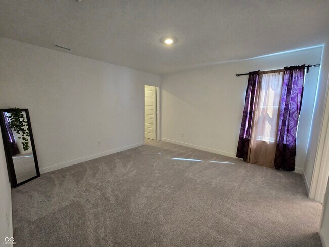 Building Photo - 5128 Summerton St