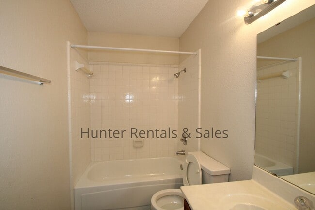 Building Photo - Two-Story Living!