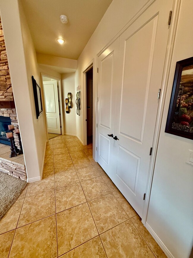 Building Photo - Lovely FURNISHED Three Bedroom Home in Ivins