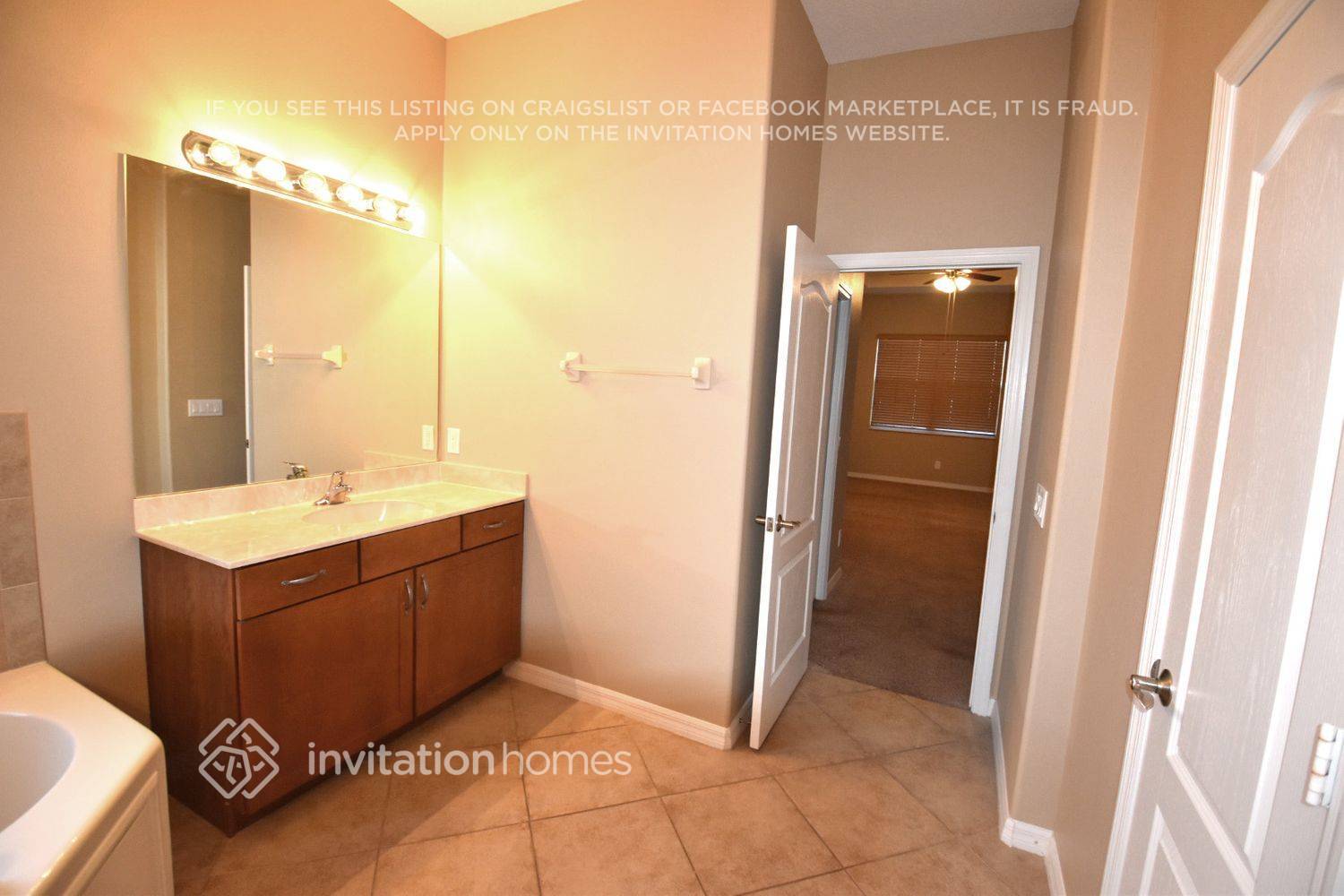 Building Photo - 20018 Oakflower Ave