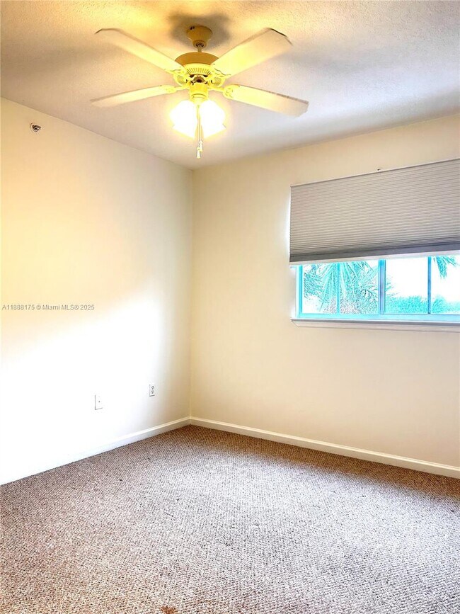Building Photo - 2054 Alta Meadows Ln