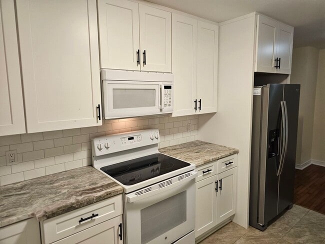 Building Photo - Charming Cottage Near Cascades Park
