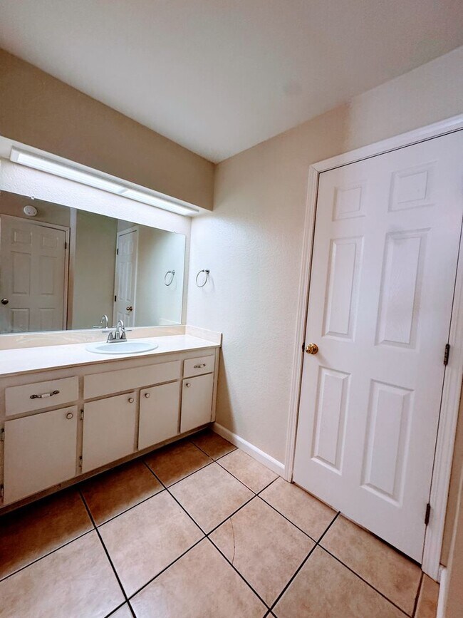 Building Photo - 10453 Sierra Crst Dr