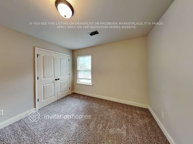 Building Photo - 193 Fairway Dr