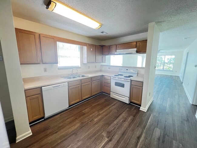 Building Photo - Now Available, Two Bedroom Condo at Club Villas in Little River. Community Pool!