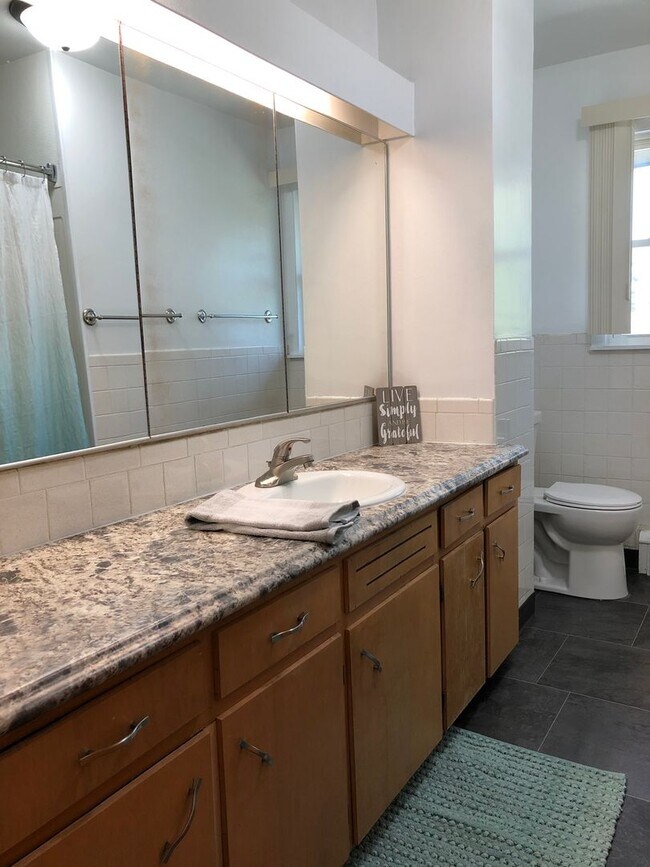 Building Photo - Park Apartments - 530