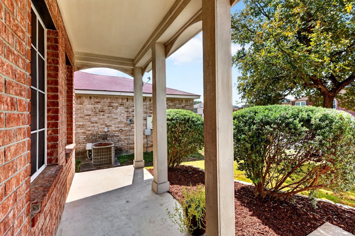 Building Photo - 7711 Parkwood Way