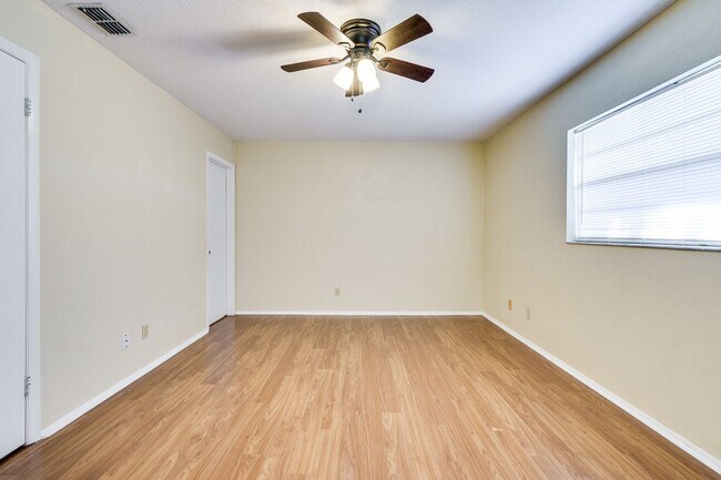 Building Photo - Charming 3BR/2BA Single-Family Home in Por...