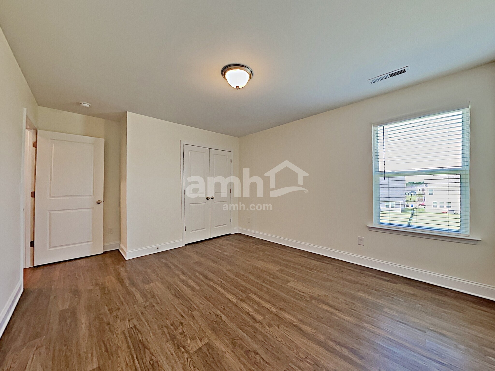 Building Photo - 106 Samara Ln