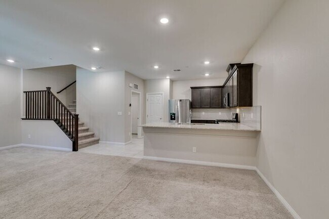 Building Photo - Bright & Spacious 3-Bedroom Home in Inspirada