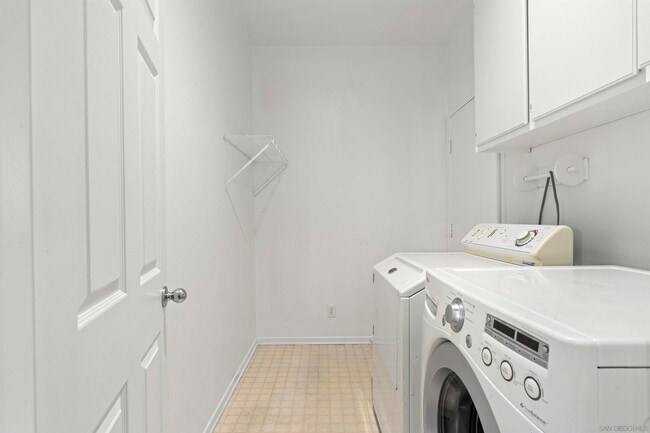 Building Photo - 12650 Springbrook Dr