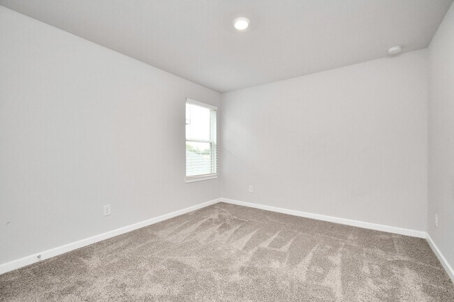 Building Photo - 1218 Raburn Run Ln