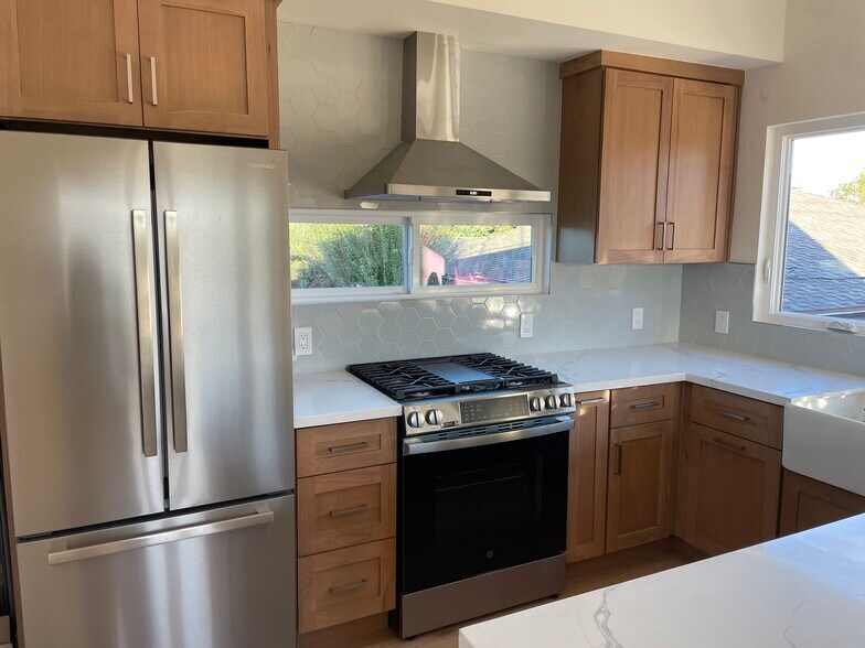 Building Photo - 5043 Sawtelle Blvd