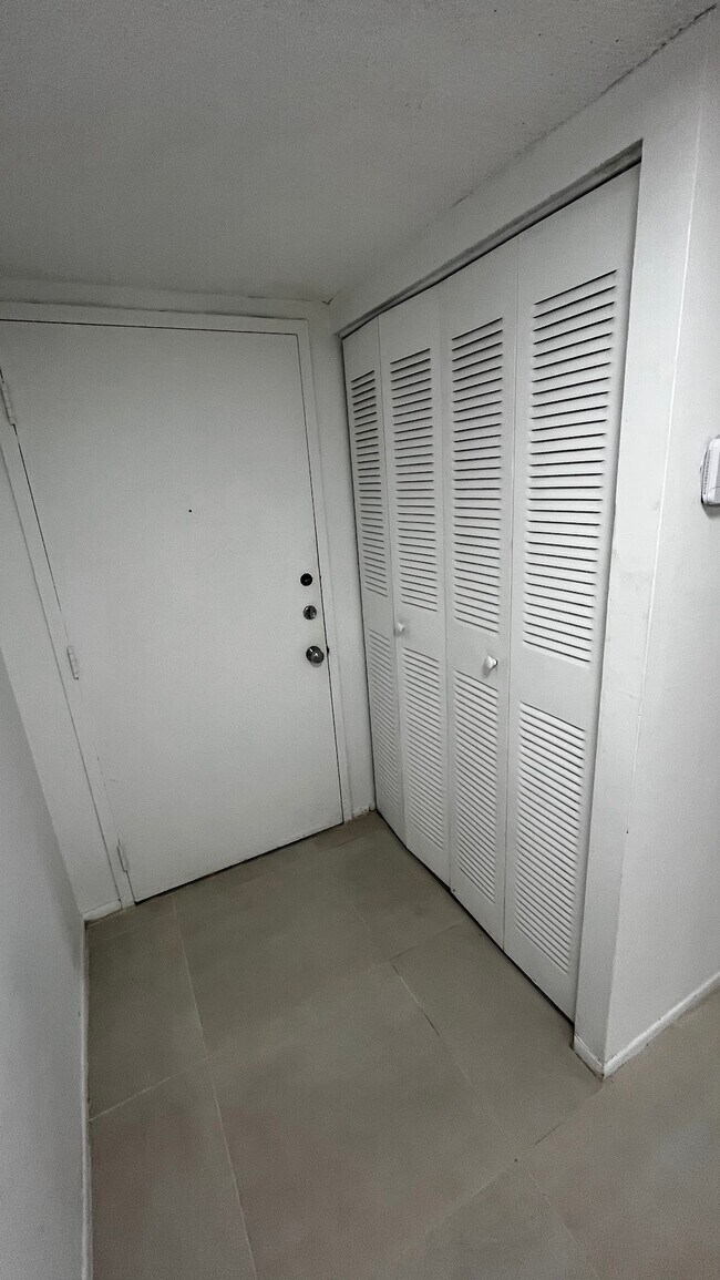 Building Photo - 7765 SW 86th St