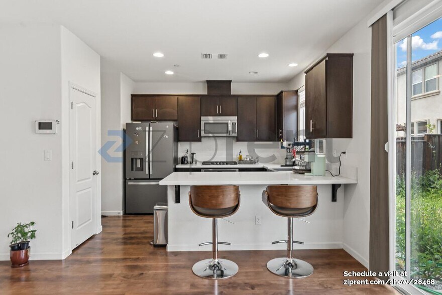 Building Photo - 117 Caspian Way