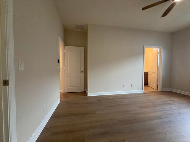 Building Photo - 9491 SW Merlin Ct