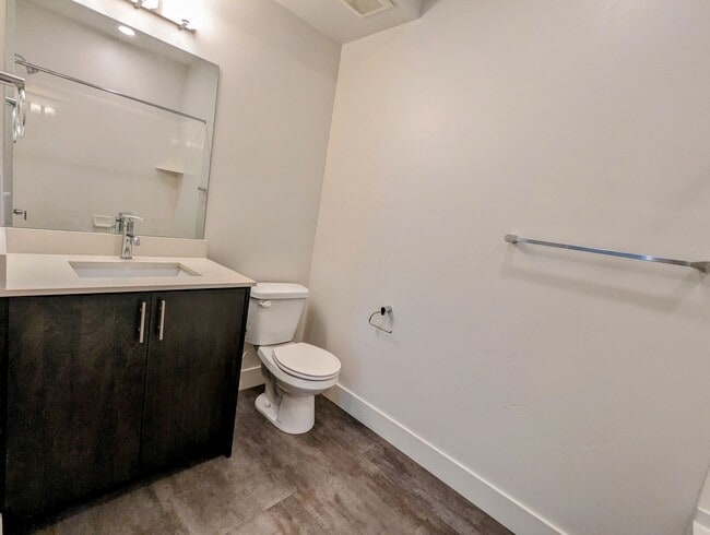Building Photo - Contemporary one bedroom one bath in Salt ...