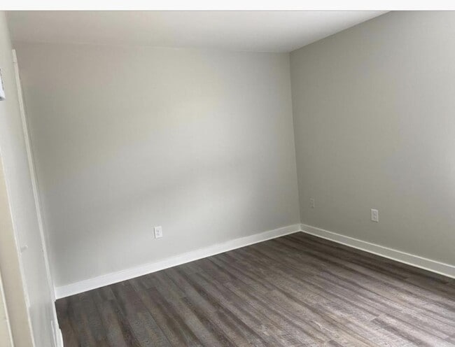 Building Photo - 45 W Main St