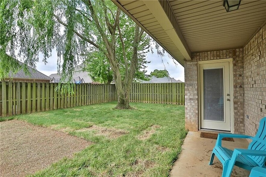 Building Photo - 1210 Medway Ln