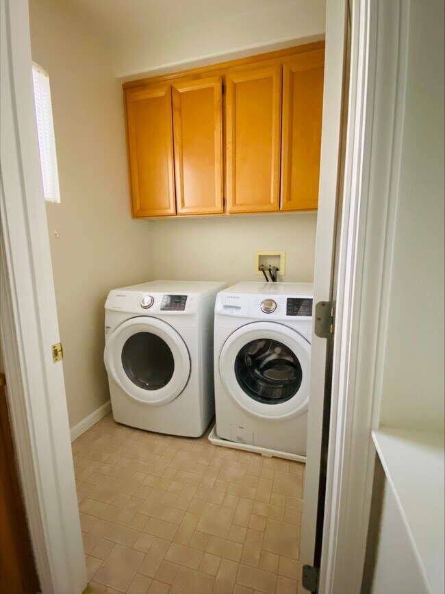 Building Photo - 1651 Pala Ranch Cir