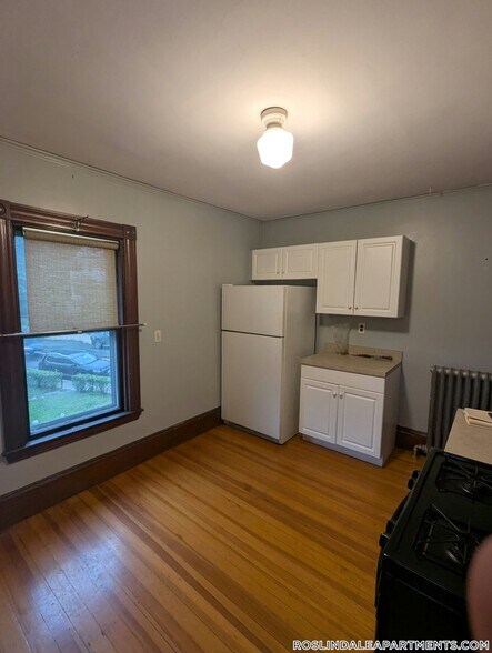 Building Photo - 1068 South St