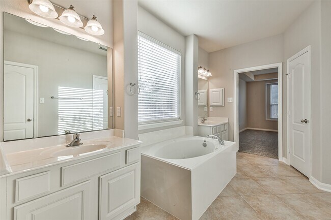 Building Photo - 9506 Gramond Hall Ct