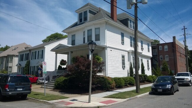 Primary Photo - 700 Graydon Ave