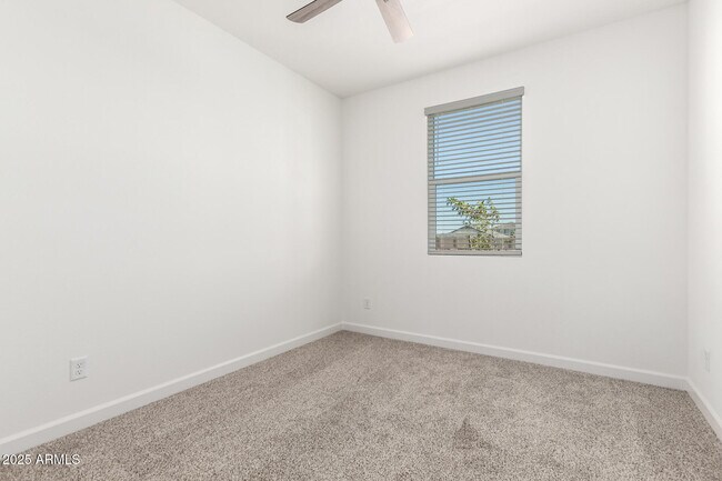 Building Photo - 17818 W Vogel Ave