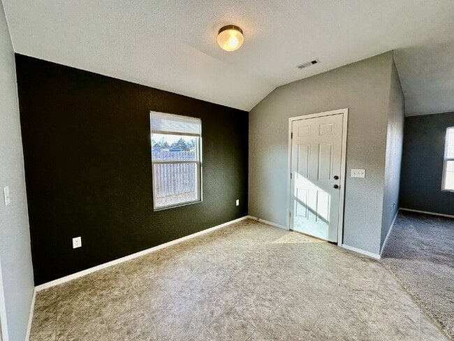 Building Photo - 816 NW 68th Ave