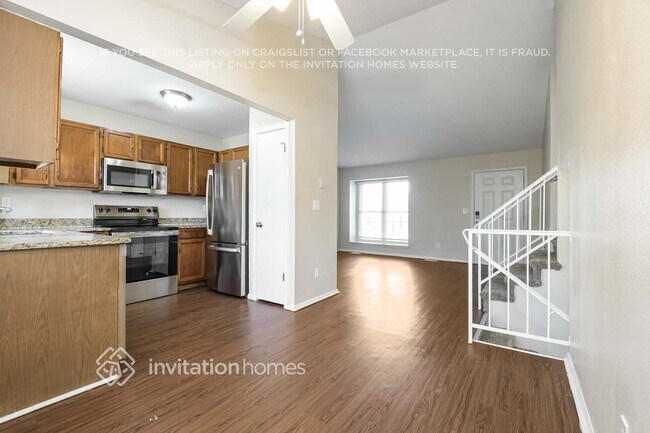 Building Photo - 11242 W 102nd Dr