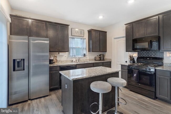 Building Photo - 9301 Cedar Forest Dr