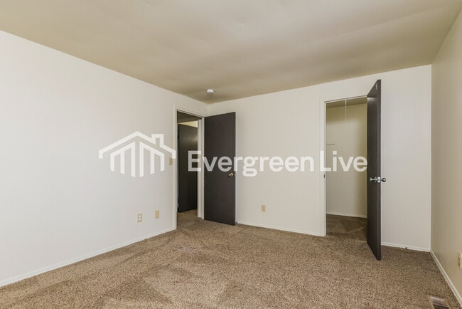 Building Photo - 7959 Mt Hood