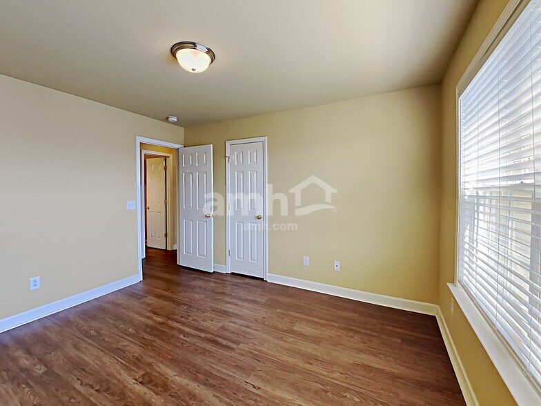 Building Photo - 4007 Marion Dr