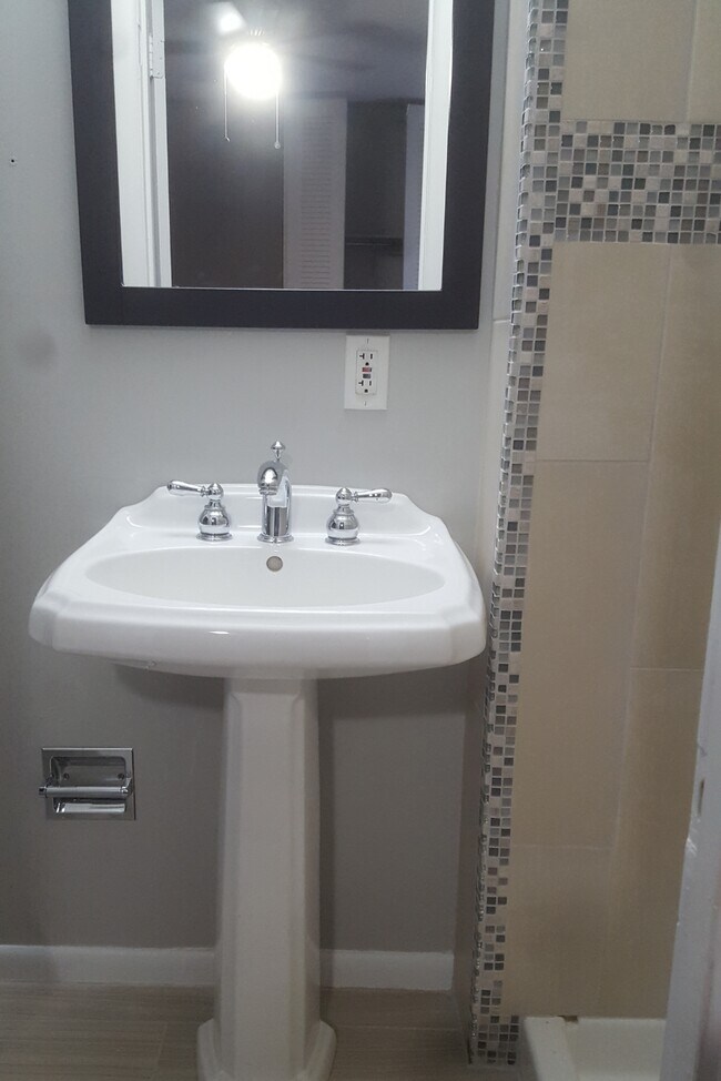 Building Photo - 178 Heritage Cir