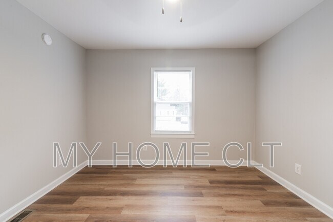 Building Photo - 3037 Marlowe Ave