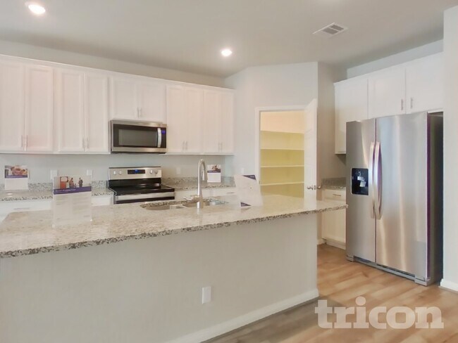 Building Photo - 13532 Emerson Wy