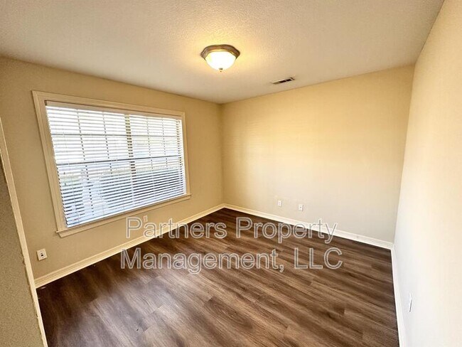 Building Photo - 1112 West Hendrix Street