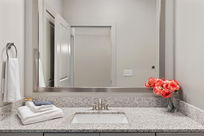 Building Photo - 5820 1/2 Cameron Rd