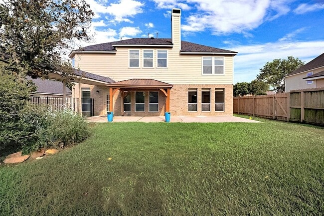 Building Photo - 13707 Elm Shores Dr