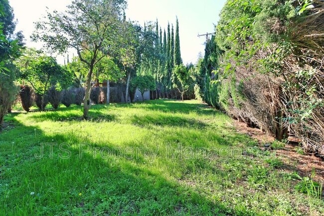 Building Photo - 3160 Watt Ave