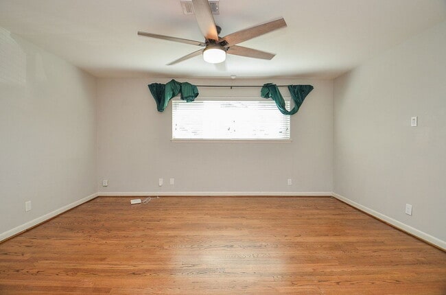 Building Photo - 10050 Haddington Dr