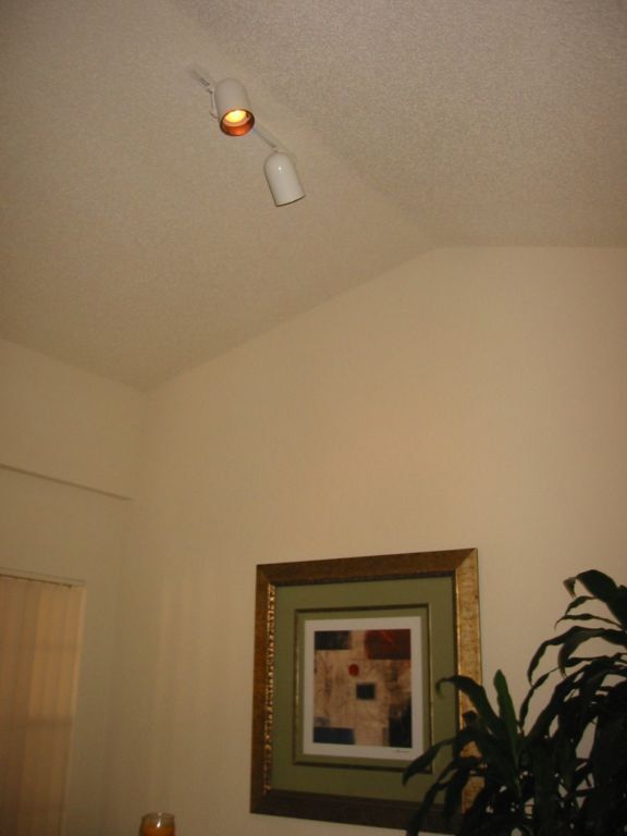 Building Photo - 2861 N Oakland Forest Dr