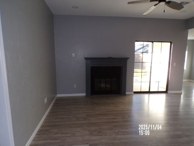 Building Photo - Fresh Paint!!, New Flooring and Granite Co...