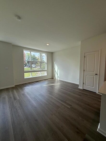 Building Photo - 347 Summit Cir