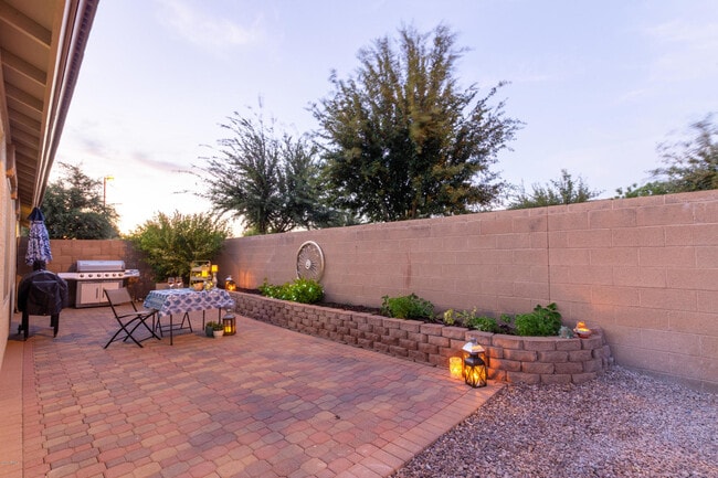 Enclosed Garden + Paver Patio - 4167 E Sundance Ave