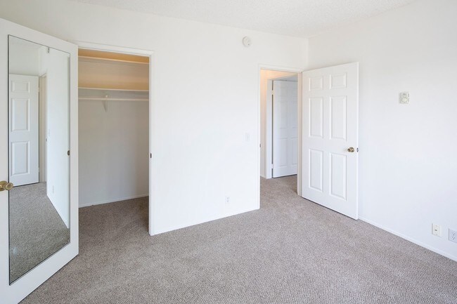 Building Photo - *OPEN HOUSE: 8/2 12:30PM-2PM* 2BR In The H...