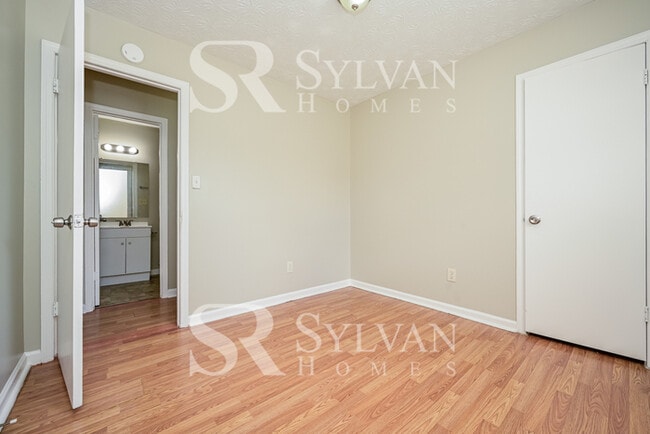 Building Photo - The living is easy in this 3 bedroom, 2 bathroom home