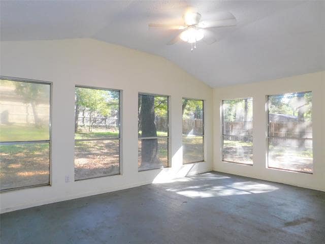 Building Photo - 2119 Mercedes Rd