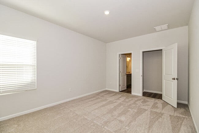 Building Photo - 333 Parkington Ln