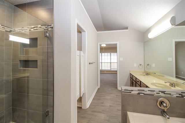 Building Photo - 914 Plantation Dr